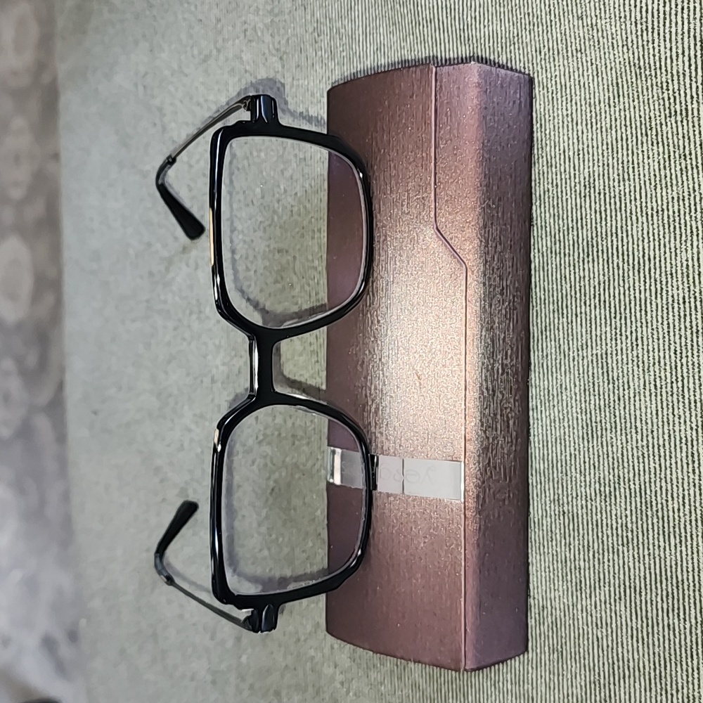 Prescription glasses like new!